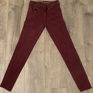 Burgundy jeggings, super stretchy for a nice fit